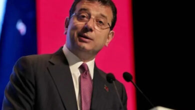 Fotoğrafta, İstanbul Büyükşehir Belediye Başkanı Ekrem İmamoğlu, bir etkinlikle konuşma yapıyor.