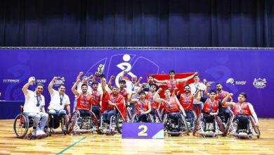 U23 Tekerlekli Sandalye Basketbol Milli Takımımız iki numaralı stant arkasında poz veriyor.