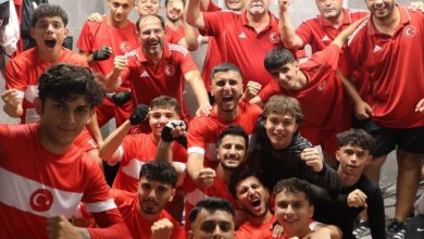 U23 Ampute Futbol Milli Takımımız ile teknik heyet sevinerek poz veriyor.