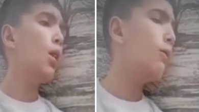 İki kolaj fotoğrafta Muhammed Eyüp Arı, şiddetle öksürürken.