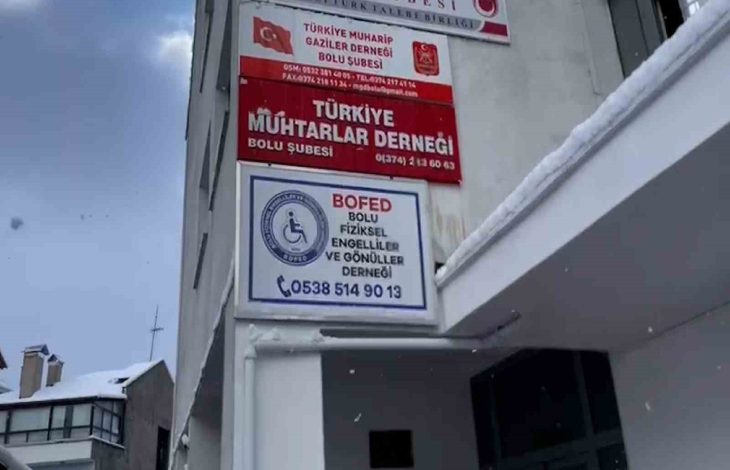 Fiziksel Engelliler ve Gönüllüler Derneği’nin tabelası.