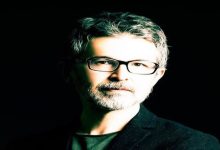 Fotoğrafta Estetik ve Plastik Cerrahi Uzmanı Prof. Dr. Ahmet Karacalar, yer alıyor.