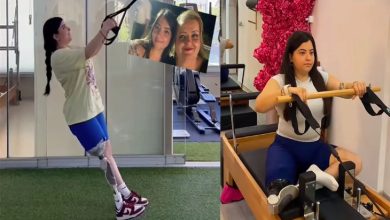 Yan yana iki farklı egzersiz anı görülüyor: Solda, protez bacak kullanan genç bir kişi askı kayışlarıyla spor yaparken; sağda ise bir spor aletinde oturarak kontrollü bir egzersiz hareketi gerçekleştiriyor. Ortamlar spor ve rehabilitasyon odaklı, görüntü azim ve güç hissi veriyor.