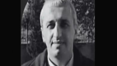 Hayatını kaybeden öğretmen Aydın Ertürk'ün siyah beyaz fotoğrafı.