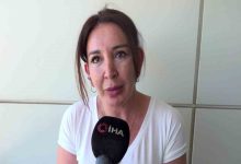 İHA mikrofonuna konuşan anne Müjgan Özdemir.