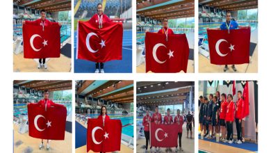 Kolajda, madalyalarını gururla taşıyan Türk sporcuların Türk bayrağı eşliğinde çekilmiş bireysel fotoğrafları ile takımın ödül seremonisindeki anı bir araya getirilmiştir.